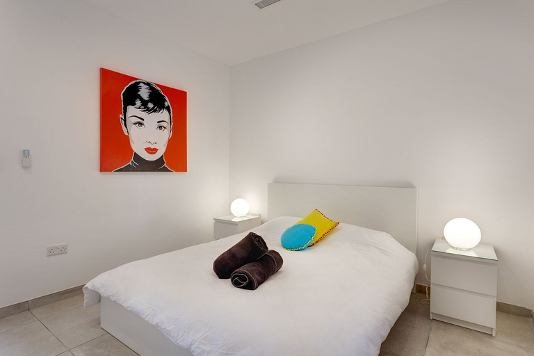 Bedroom, Modern Seaview Apartment In a Prime Location