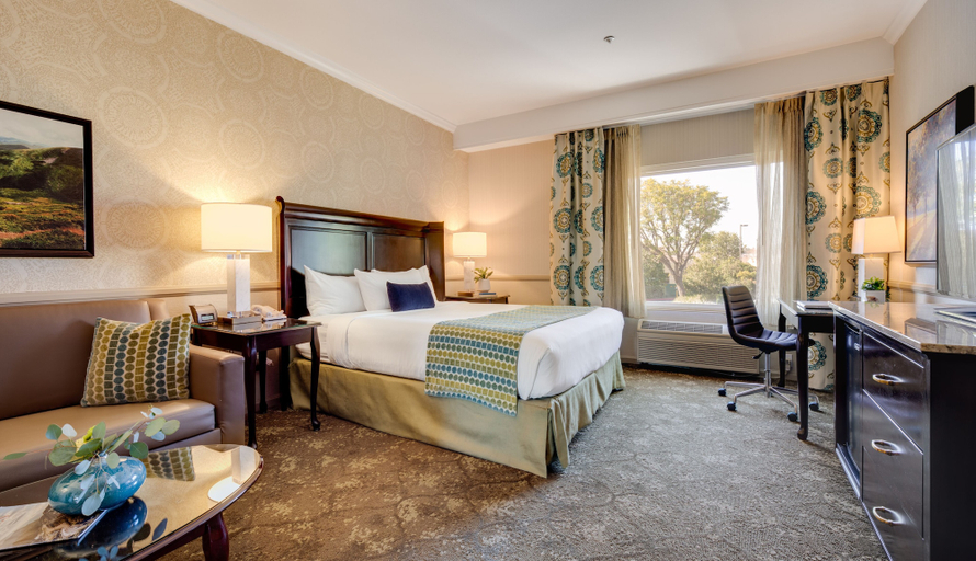 Bedroom 4, Ayres Hotel Corona – Riverside, Riverside