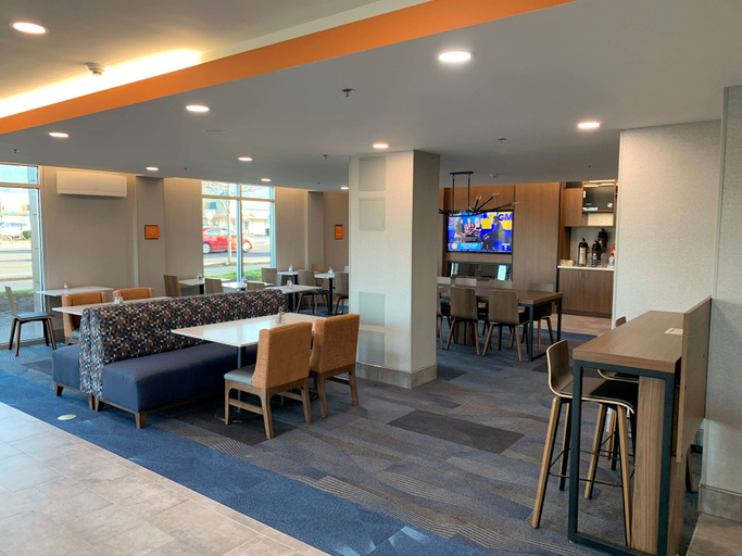 Food & Drinks 5, La Quinta Inn & Suites by Wyndham Springfield, Lane