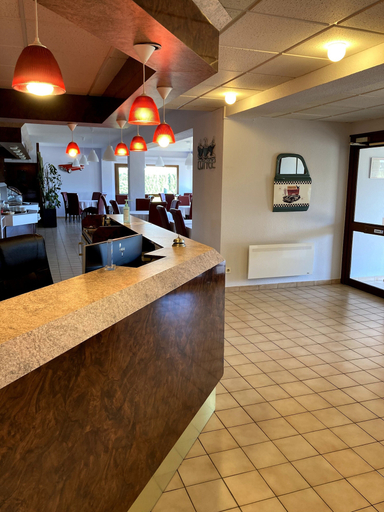 Others 5, Brit Hotel Essentiel Moulins Avermes, Allier