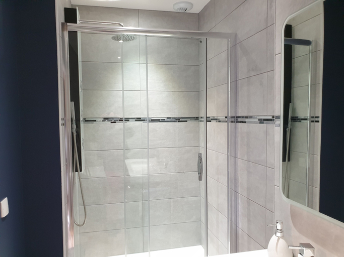 Bathroom 3, Domaine de Peyrolade, Haute-Garonne