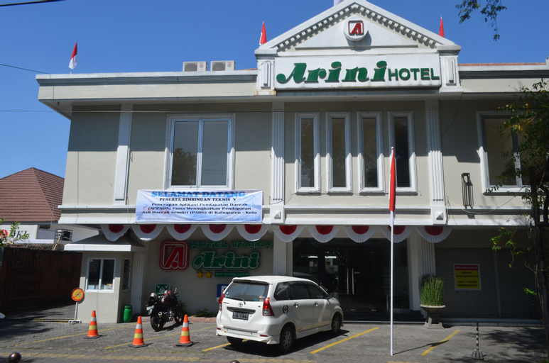 Exterior & Views 1, Hotel Syariah Arini, Solo