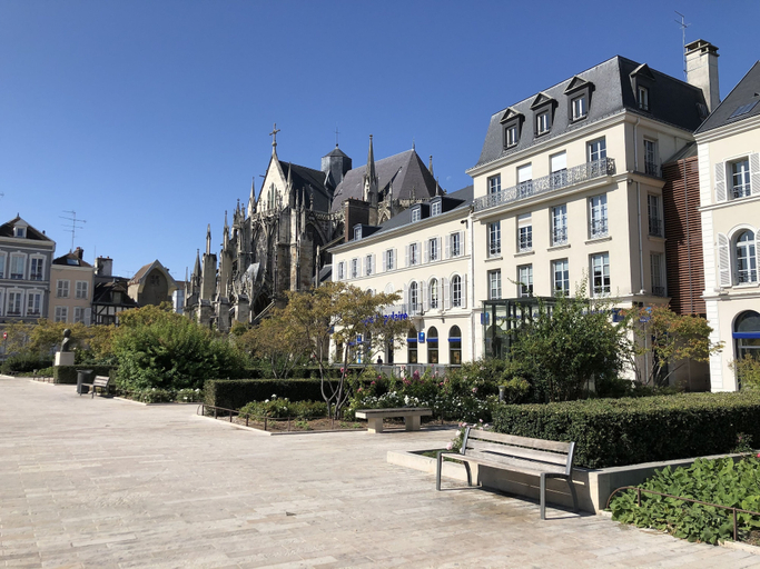 Exterior & Views 2, Charmant Zola, Aube