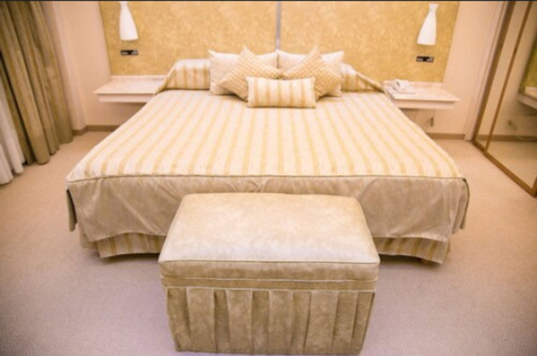 Bedroom 2, Hotel Alkazar, Capital