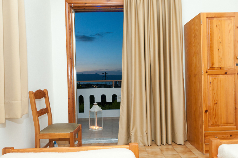 Others 5, Varouxakis Hotel, Crete
