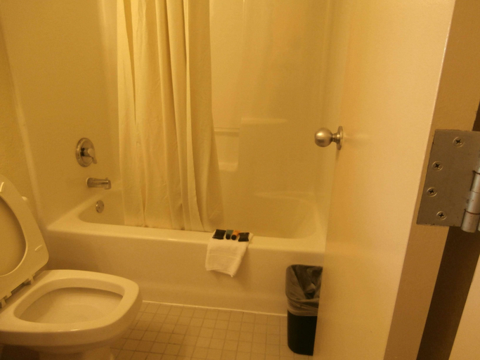 Bathroom 4, Americas Best Value Inn Florida Turnpike & I-95, Saint Lucie