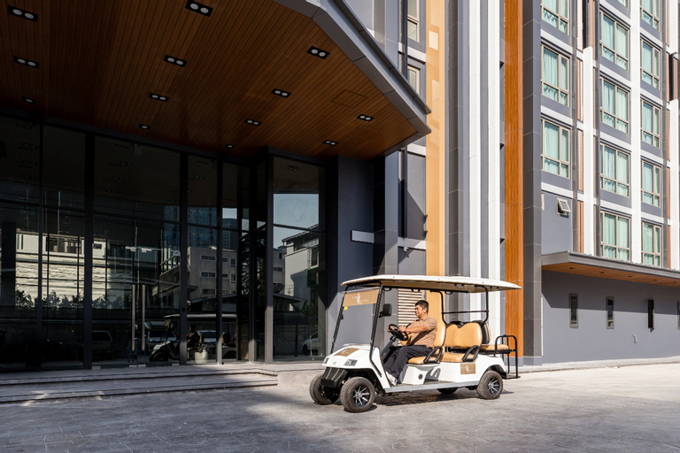 Exterior & Views 8