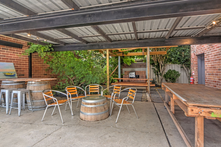 Food & Drinks 5, Pleasant Way River Lodge, Shoalhaven - Pt A