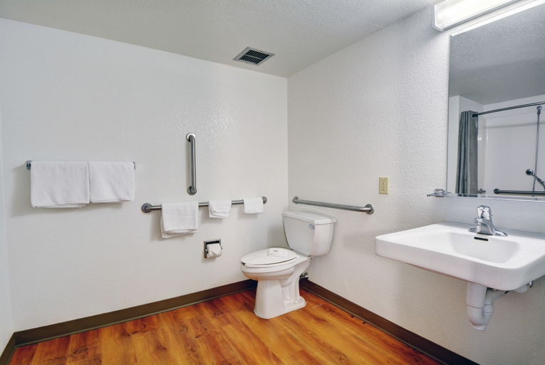 Bathroom 5, Motel 6 Seekonk, MA - Providence East, Bristol
