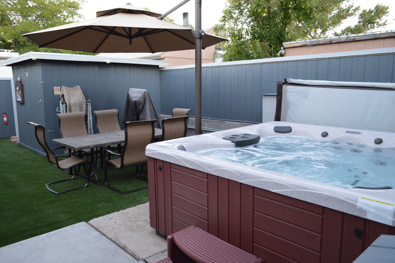Sport & Beauty 5, The Bear's Den B&B, Coconino