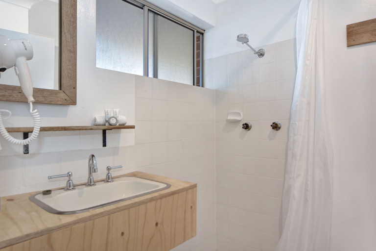 Bathroom 5, Pleasant Way River Lodge, Shoalhaven - Pt A
