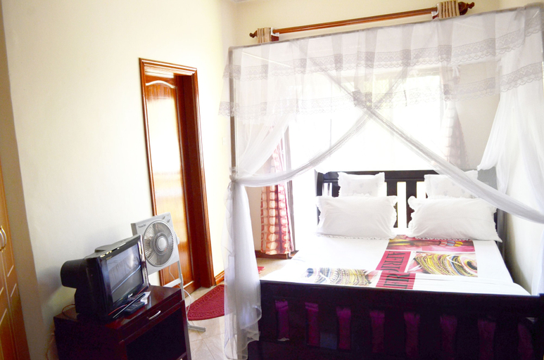 Bedroom 3, Great Wolf Hotel, Busiiro