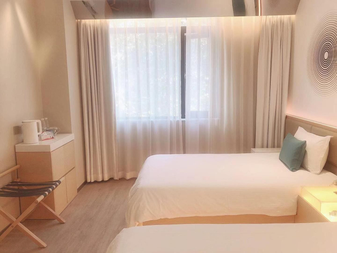 Bedroom 2, Nanjing Gold Star Hotel, Nanjing