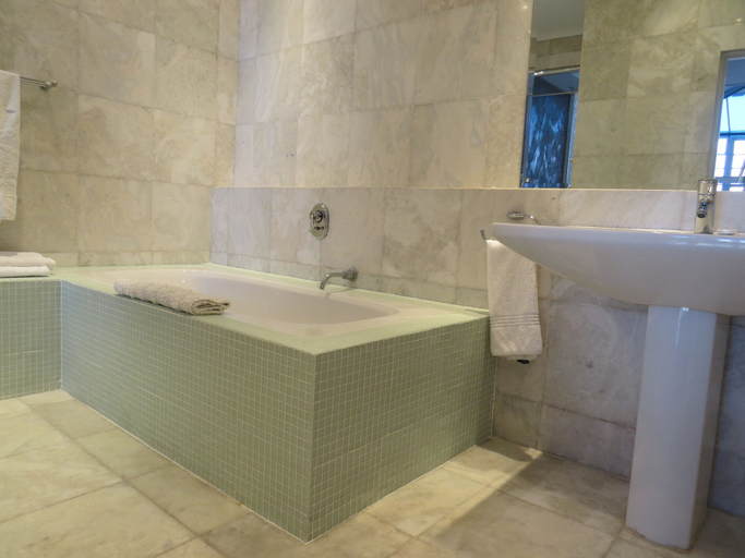 Bathroom 4, Manhattan Penthouse, City of Cape Town