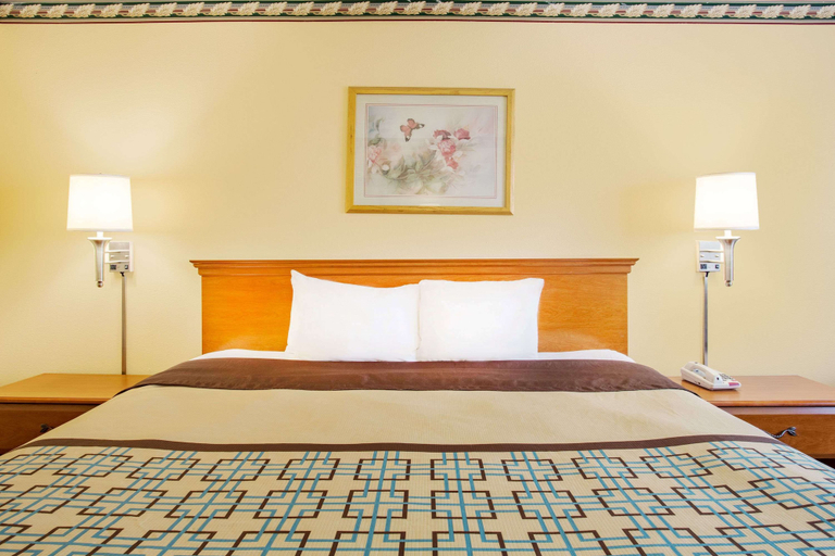 Bedroom 3, Days Inn by Wyndham St. George, Washington