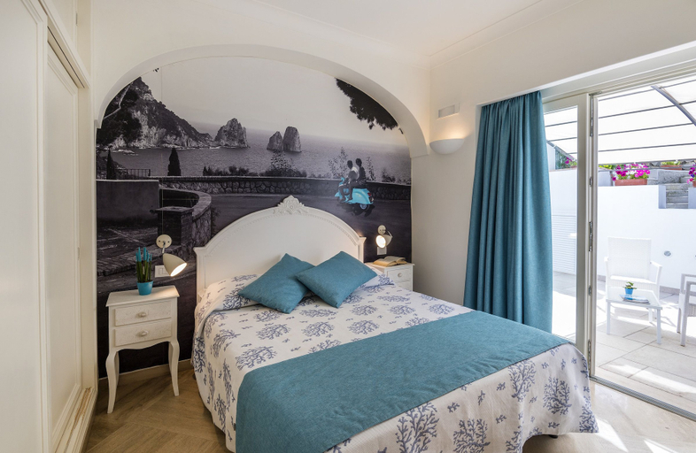 Bedroom 4, Villa Patrizi, Napoli