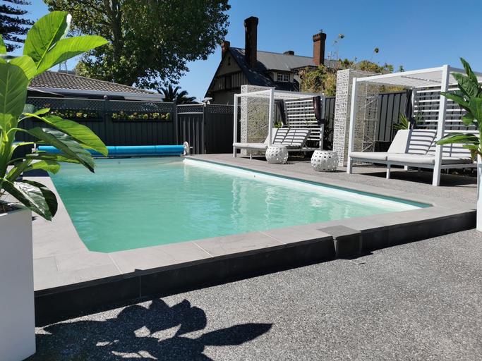 Sport & Beauty 5, Townhouse Motor Inn, Horsham - Central