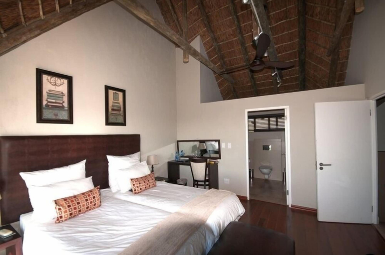 Bedroom 4, St Francis Golf Lodge, Cacadu