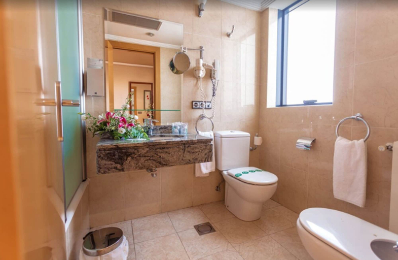 Bathroom 5, Hotel Bardo Recoletos Coco, Salamanca