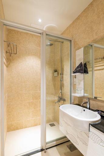 Bathroom 4, Avanti Boutique, District 1