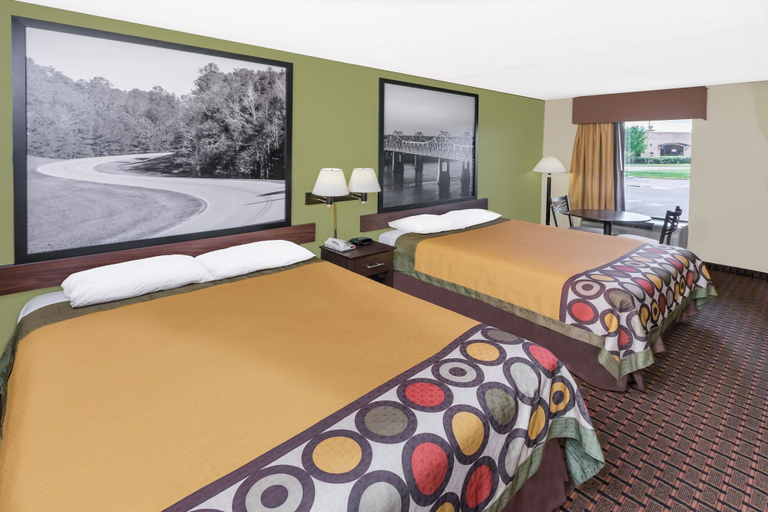 Bedroom 3, Super 8 by Wyndham Madison/Ridgeland Area, Madison