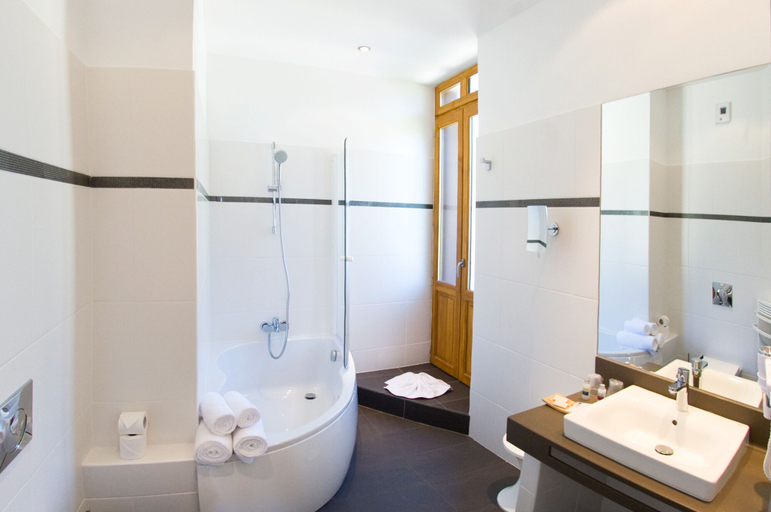 Bathroom 4, Le Manoir D Agnès, Ariège