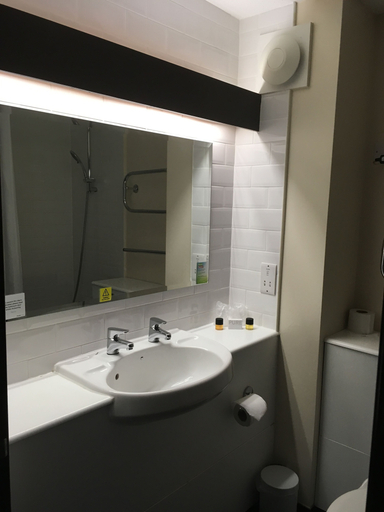 Bathroom 4, Dragonfly Hotel Bury St Edmunds, Suffolk