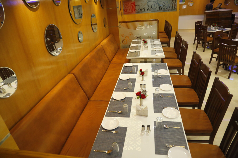 Food & Drinks 5, Ostin Viceroy Grand, Guntur