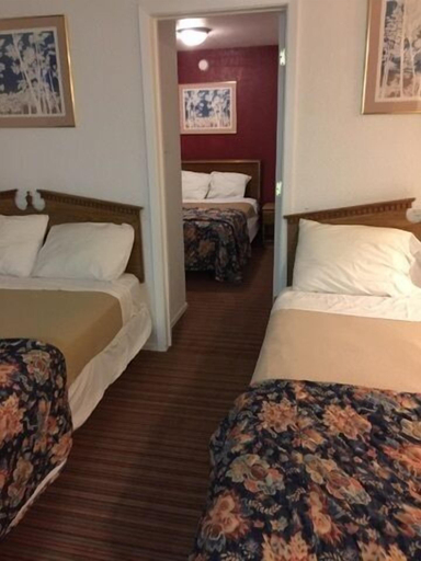 Bedroom 2, Ranch House Inn and Suites, Bell