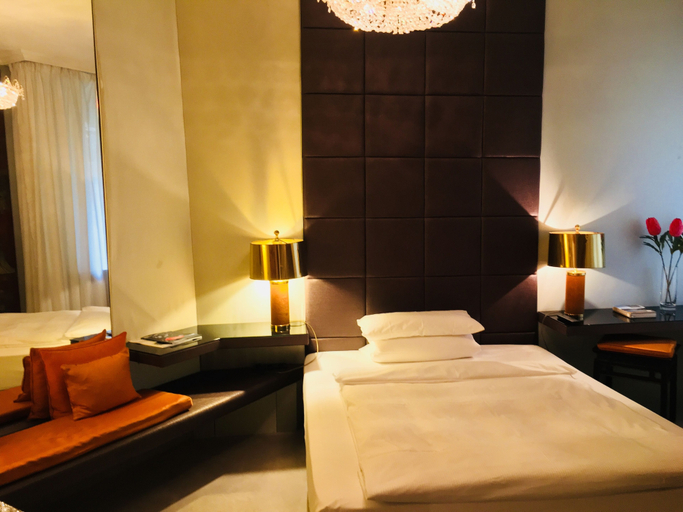 Bedroom 2, Opera Hotel, München
