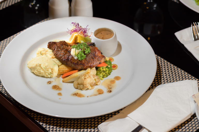 Food & Drinks 15