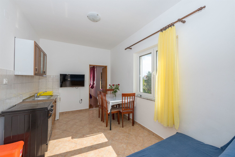 Others 4, Apartments Ivan, Nin