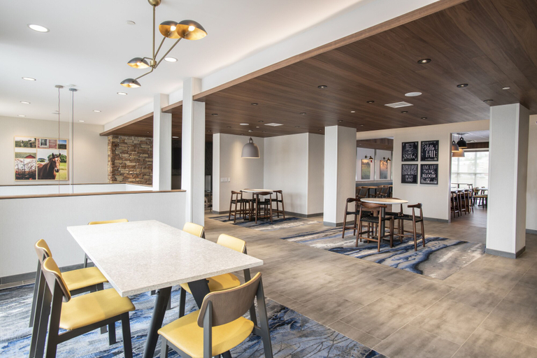 Food & Drinks 5, Fairfield by Marriott Inn & Suites Newport Cincinnati, Campbell