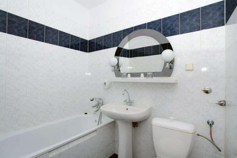 Bathroom 3, Lech Hotel, Poznań City