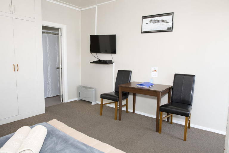 Others 5, Greymouth Motel, Grey