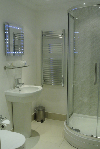 Bathroom, The Old Dairy Farm B&B, Hampshire