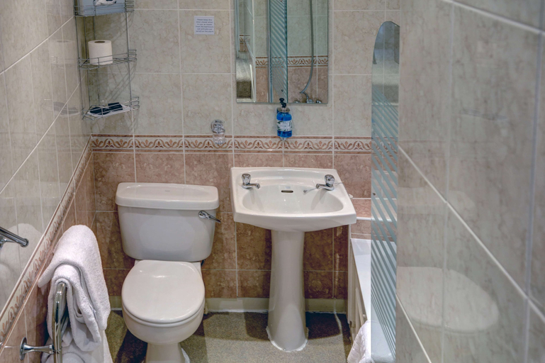 Bathroom 3, Best Western Queens Hotel, Perthshire and Kinross