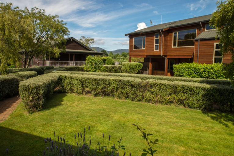 Others 5, Tongariro Lodge, Taupo