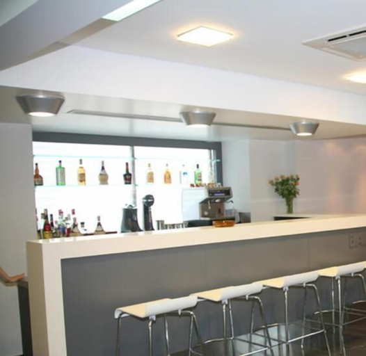 Food & Drinks 5, Hotel Des Roses, Attica