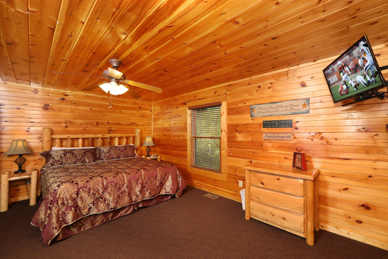 Bedroom 2, Smoky Bear Manor - Five Bedroom Cabin, Sevier