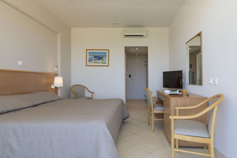 Bedroom 3, Rodos Princess Beach Hotel - All Inclusive, South Aegean