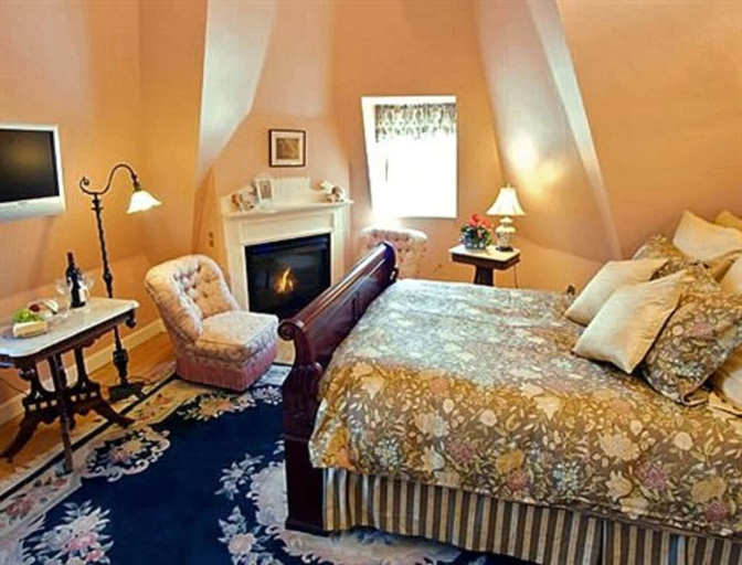 Bedroom 3, Sarah Kendall House, Newport