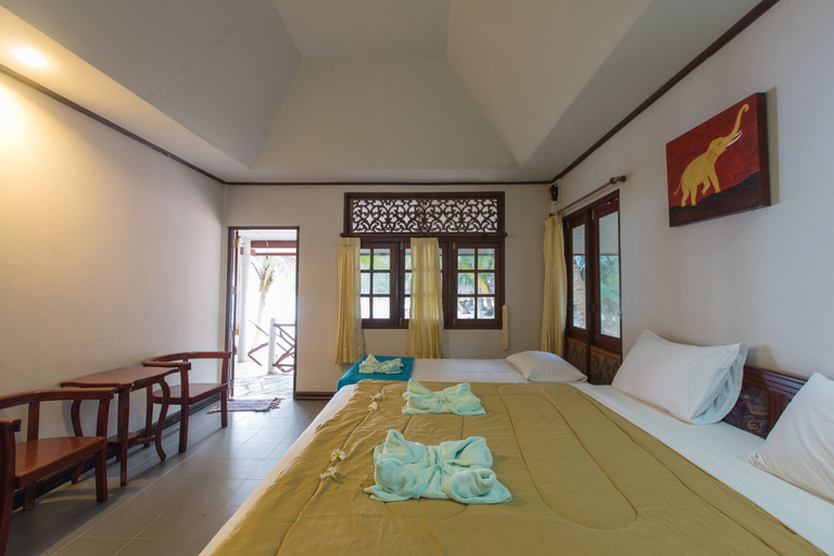 Bedroom 4, Koh Talu Island Resort, Bang Saphan Noi