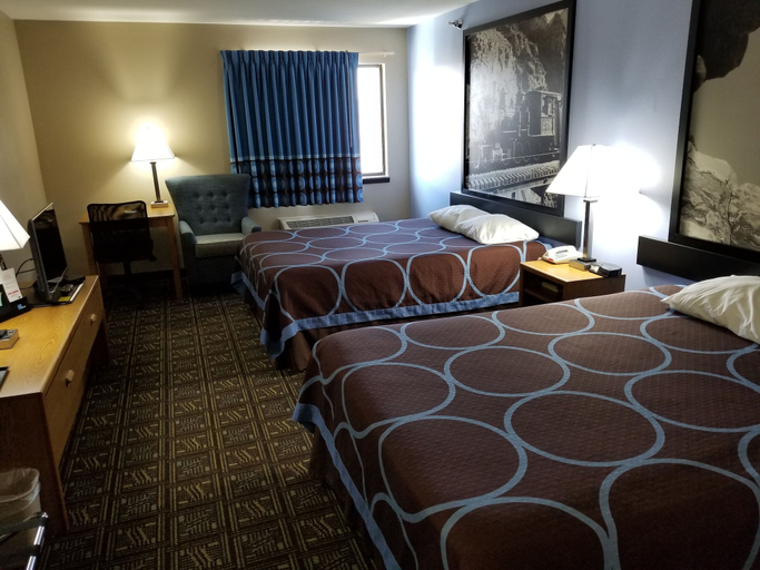 Bedroom 3, Super 8 by Wyndham Fort Collins, Larimer