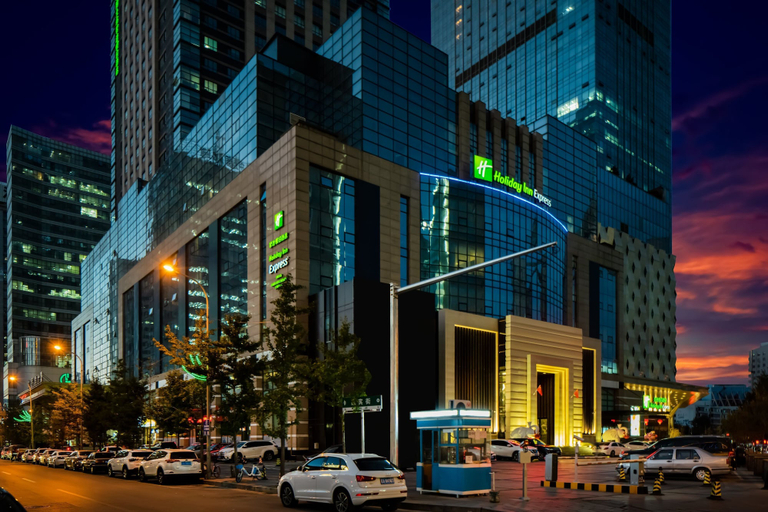 Exterior & Views