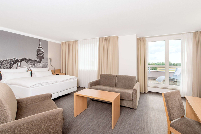 Bedroom 4, NH München Messe, München