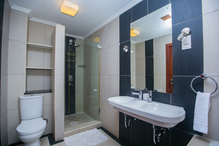 Bathroom 4, Serene Valley Apartments & Spa, Langata