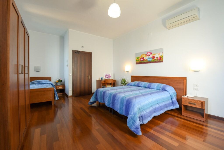 Bedroom 4, Villa Crawford - Religious Hospitality, Napoli