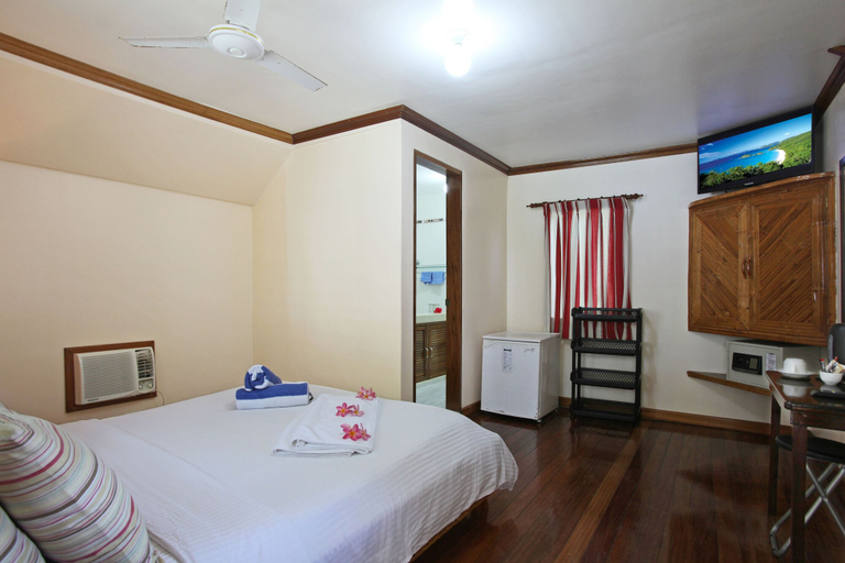 Bedroom 2, El Galleon Beach Resort Asia Divers, Puerto Galera