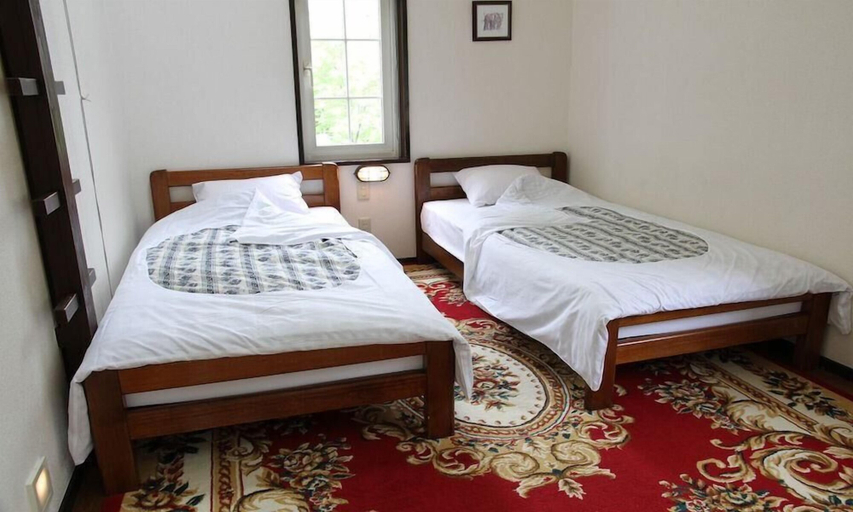 Bedroom 2, Moorea Lodge, Kutchan